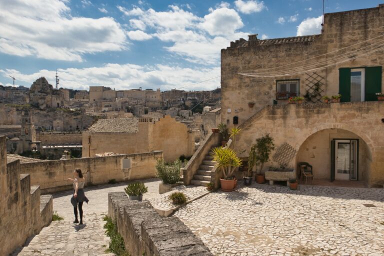 Les Pouilles en train - Guide complet - L'empreinte baroudeuse