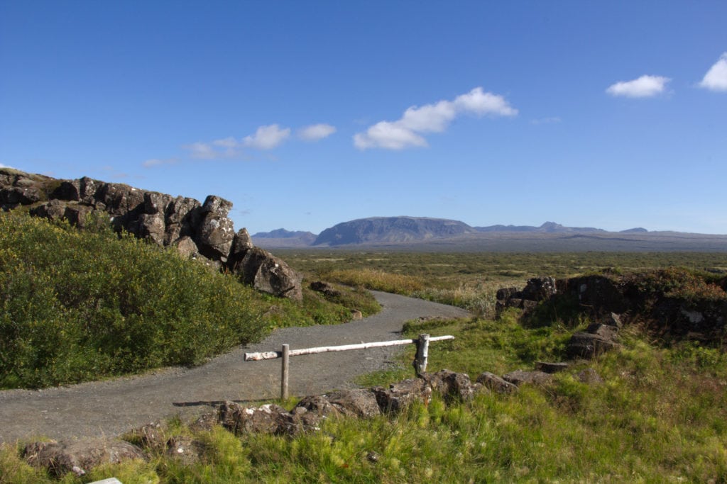 Un sentier à proximité d'Öxarárfoss