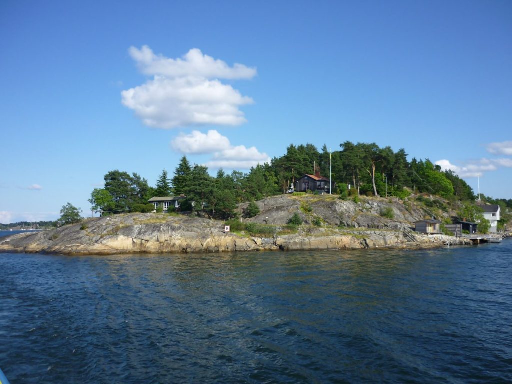 Avoir une stuga au bord d'un lac pour l'été : le mode de vie scandinave
