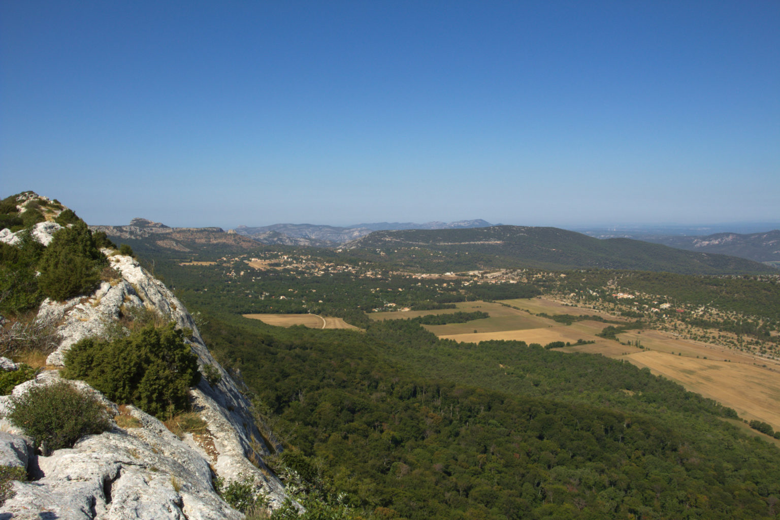 Randonnée en Provence verte : 3 belles idées pour l’été