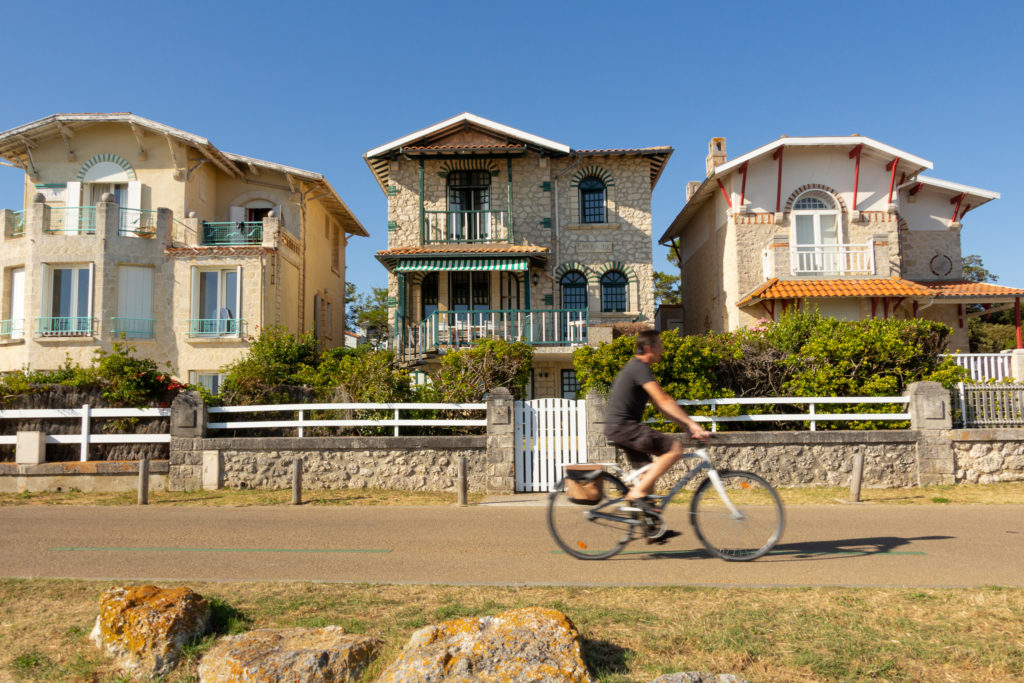 Jolies maisons face à l'océan à Royan